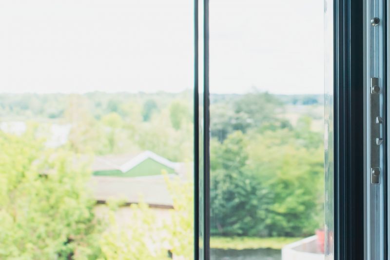 Local Aluminum Windows Installation pros at work